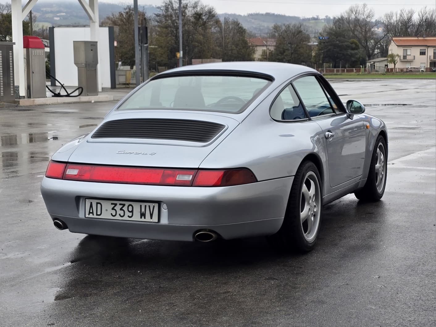 1995 Porsche  911 (993) Carrera 4 - Image 3