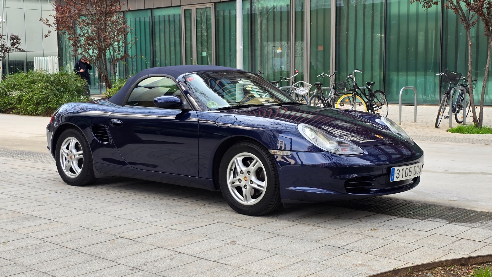 2004 Porsche  Boxster 2.7 - Manual - Image 3