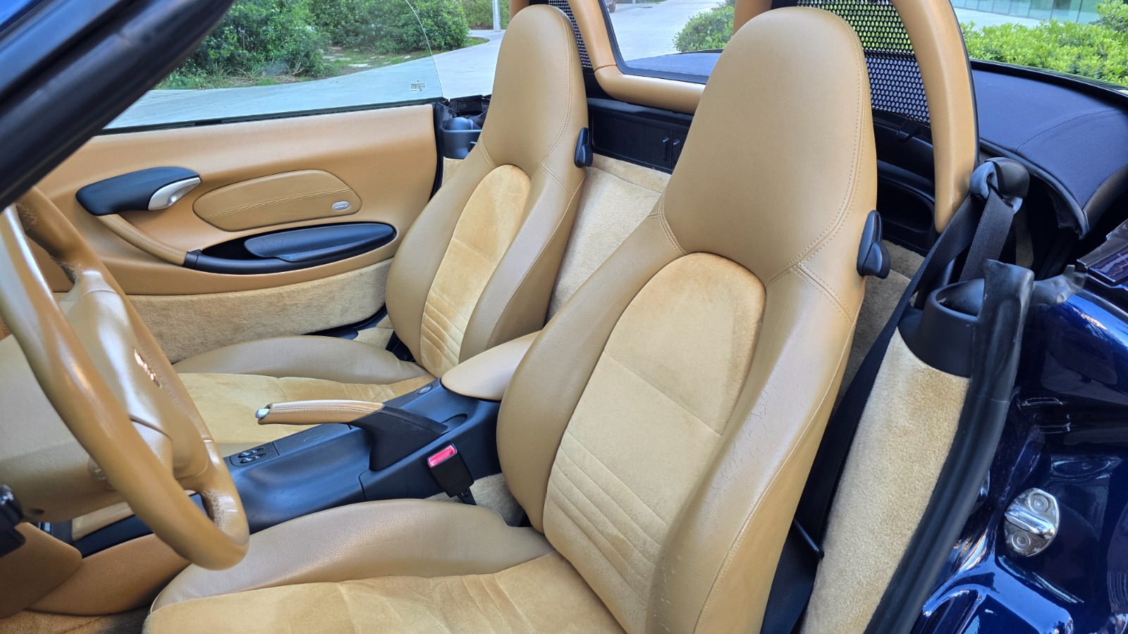 2004 Porsche  Boxster 2.7 - Manual - Image 9