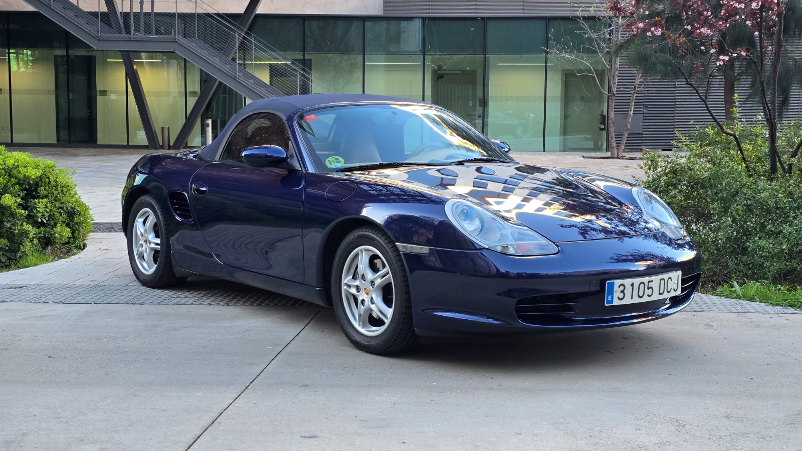 2004 Porsche  Boxster 2.7 - Manual - Image 6
